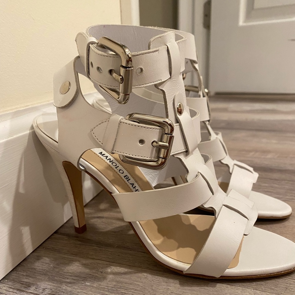 MANOLO BLAHNIK HEELS✨ - Picture 8 of 9